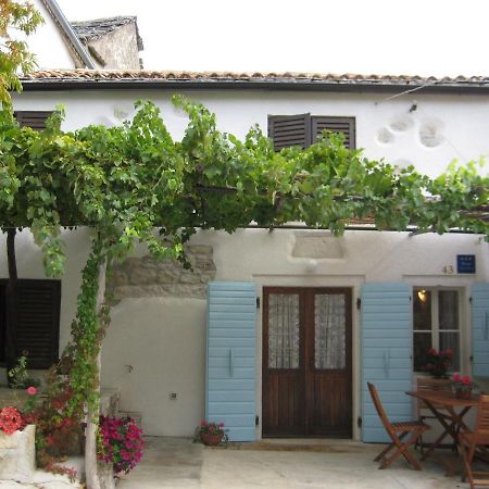 Holiday Home Trostova Kuca Pazin Kamer foto