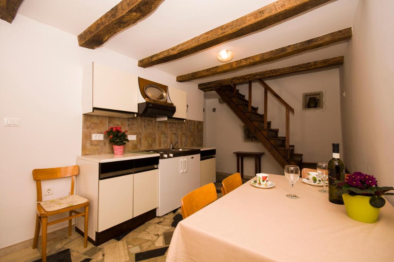 Holiday Home Trostova Kuca Pazin Buitenkant foto